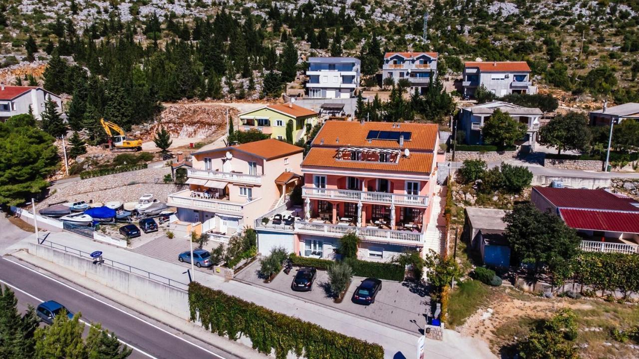 Apartments By The Sea Starigrad, Paklenica - 16421 エクステリア 写真