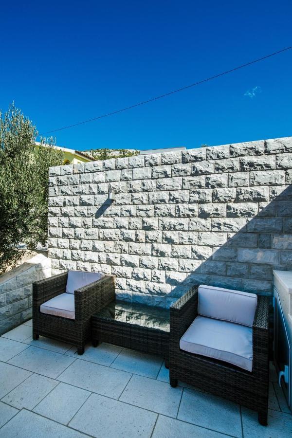 Apartments By The Sea Starigrad, Paklenica - 16421 エクステリア 写真